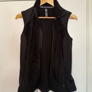 Mountain Hardwear Black Vest